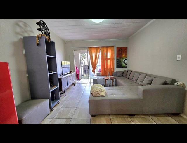 2 BEDROOM TOWNHOUSE FOR SALE IN RACEVIEW